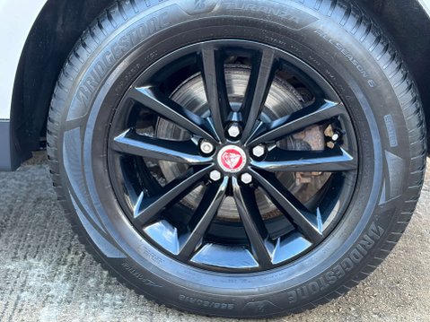 Jaguar F-Pace 2.0 F-PACE Prestige AWD D Auto 4WD 5dr 73