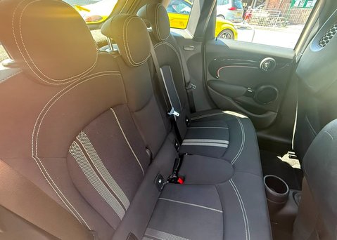 Mini Hatch 1.5 Cooper Sport Hatchback 5dr Petrol Manual Euro 6 (s/s) (136 ps) 11