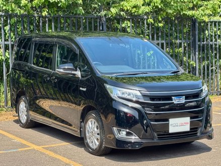 Toyota Noah Hybrid G