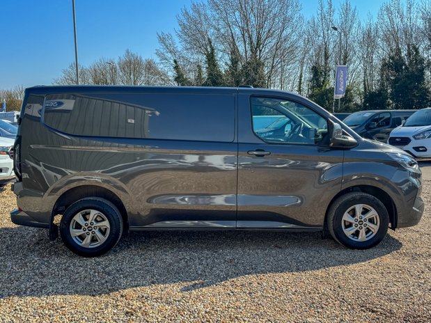 Ford Transit Custom SWB L1H1 Limited 300 Air Con Alloys Camera Sensors EURO 6 NO VAT 5