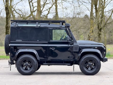 Land Rover Defender 2.2 Defender 90 XS Hard Top TD 4WD 26