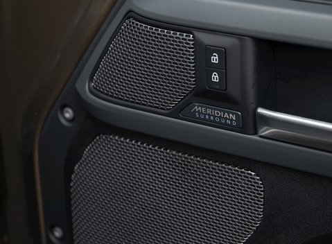 Land Rover Defender 110 X P400 25
