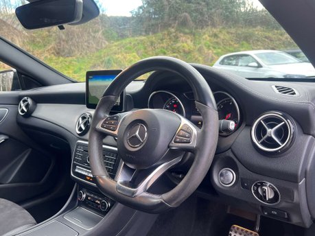 Mercedes-Benz CLA Class 2.1 CLA 220 WhiteArt D Auto 5dr 10