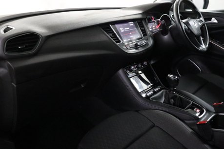 Vauxhall Grandland X SRI NAV 34