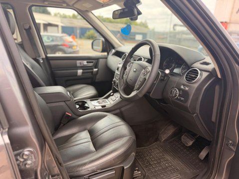 Land Rover Discovery 3.0 SD V6 Graphite Auto 4WD Euro 6 (s/s) 5dr 24