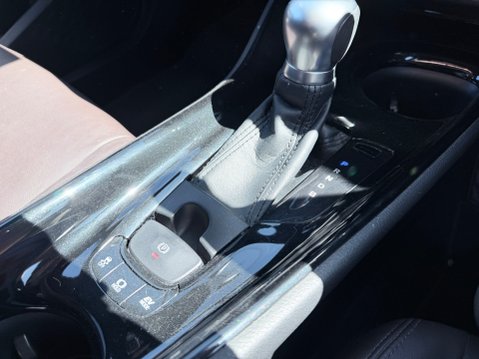 Toyota C-HR EXCEL 17