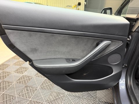Tesla Model 3 (Dual Motor) Long Range Auto 4WDE 4dr 42