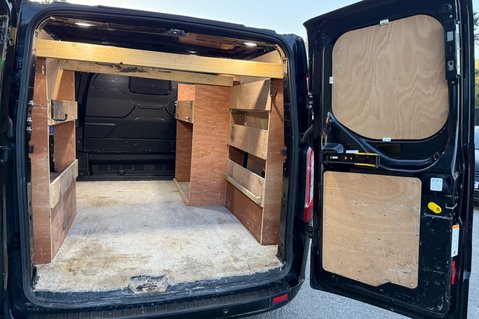 Ford Transit Custom 280 LIMITED ECOBLUE - NO VAT - 1 OWNER—FULL SERVICE HISTORY -APPLE CARPLAY  37