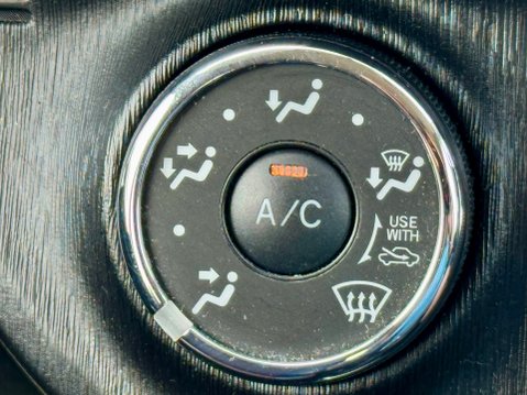 Toyota Yaris VVT-I SR 29