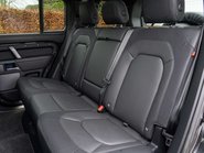 Land Rover Defender D300 X-Dynamic HSE URBAN 18