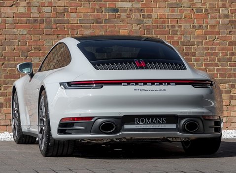 Porsche 911 (992) Carrera 4S 3