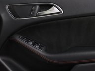 Mercedes-Benz B Class B 180 D AMG LINE PREMIUM 36