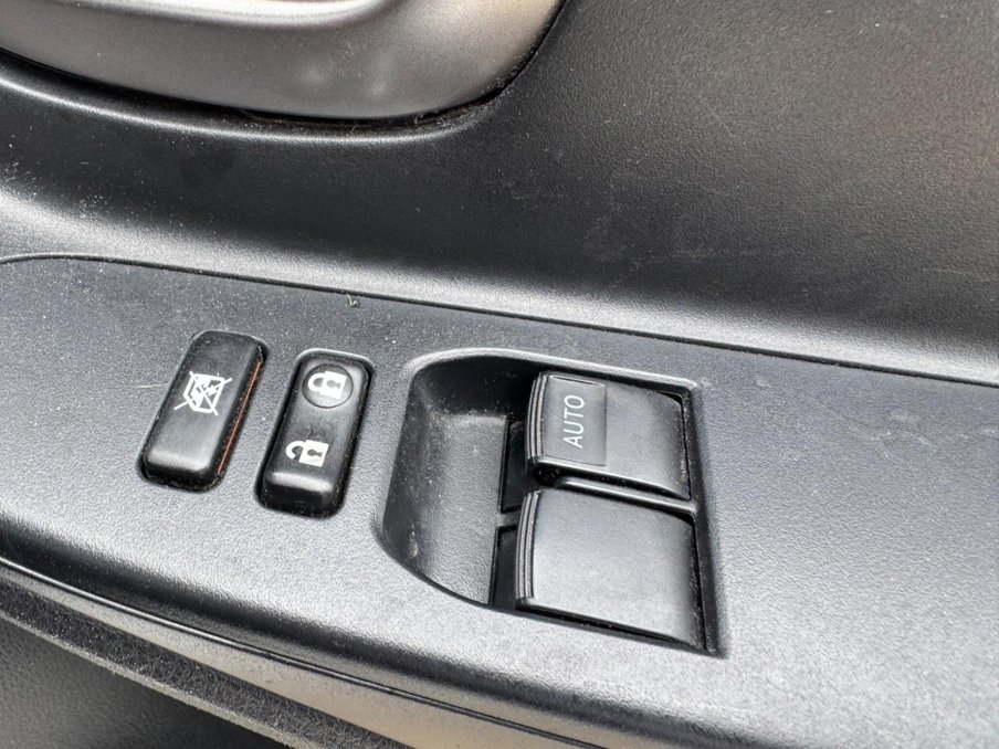 2016 Toyota Yaris — image 23