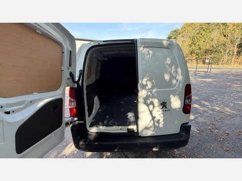 Peugeot Partner BLUEHDI PROFESSIONAL PREMIUM L2 32
