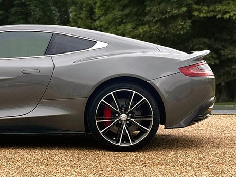 Aston Martin Vanquish V12 10