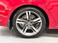 Audi A4 2.0 TDI ultra S line Saloon 4dr Diesel S Tronic Euro 6 (s/s) (190 ps) 38