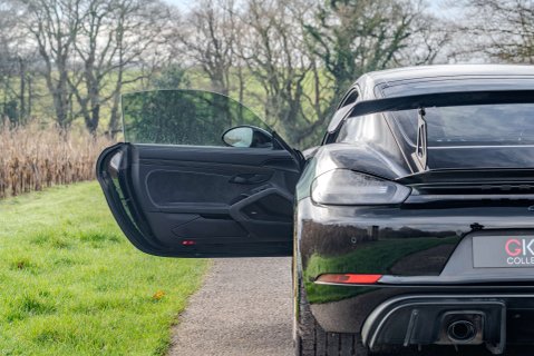 Porsche 718 Cayman GT4 7