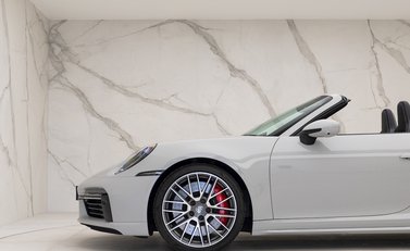 Porsche 911 Turbo Cabriolet (992) 26