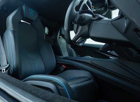 Lamborghini Revuelto 14