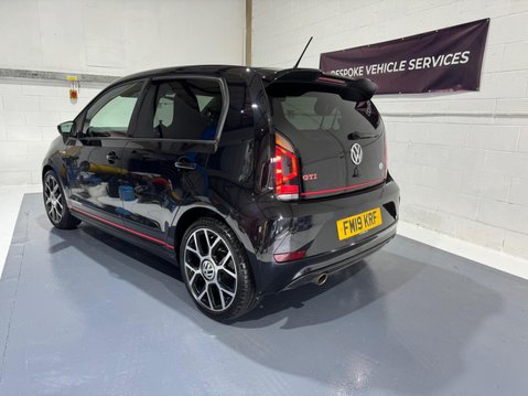 Volkswagen Up 1.0 TSI up! GTI 14