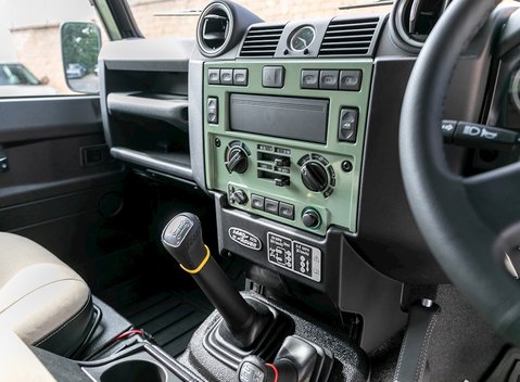 Land Rover Defender 90 Heritage Hard Top 16