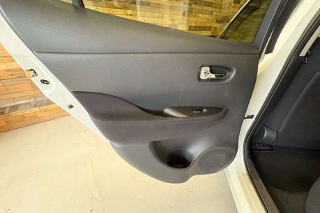 Nissan LEAF 24kWh Visia Hatchback 5dr Electric Auto (107 bhp) 59