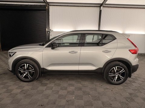 Volvo XC40 2.0 B3 MHEV Plus Dark DCT Auto Euro 6 (s/s) 5dr 55