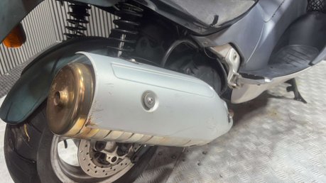 BMW C1 2002 ONLY 8K 1 OWNER GREAT LOOKING SCOOTER 125CC WITH A ROOF!! 12