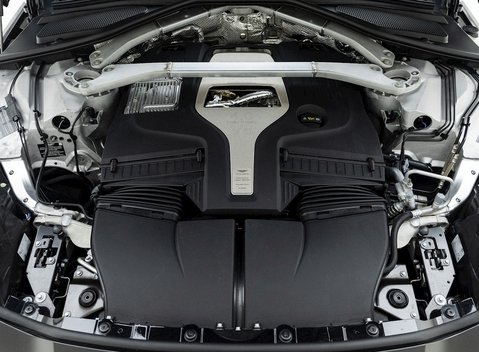 Aston Martin DBX 707 30