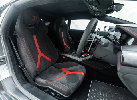 Lamborghini Huracan LP 640-4 PERFORMANTE 9