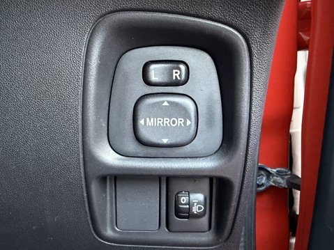 Toyota Aygo 1.0 VVT-i X-Play 5dr x-shift 28