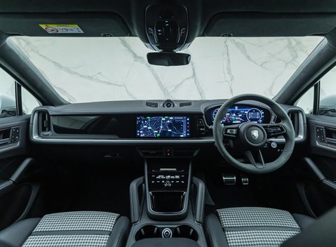 Porsche Cayenne TURBO E-HYBRID COUPE 21