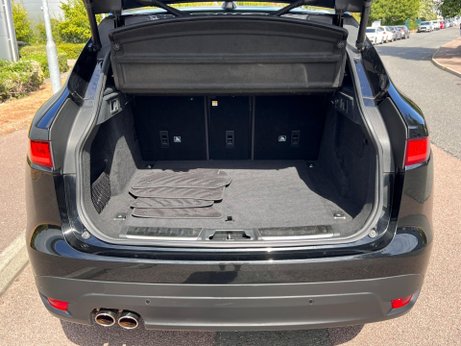 Jaguar F-Pace 2.0 D180 Chequered Flag Auto AWD Euro 6 (s/s) 5dr 38