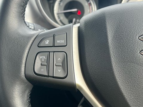 Suzuki Vitara SZ-T BOOSTERJET MHEV 28