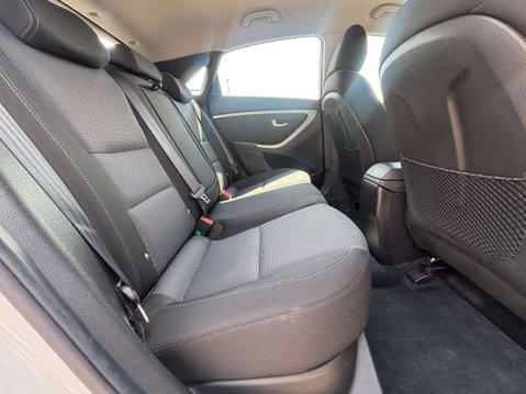 Hyundai i30 1.4 Blue Drive SE Hatchback 5dr Petrol Manual Euro 6 (s/s) (100 ps) 48