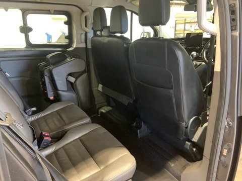 Ford Tourneo Custom 320 TITANIUM L2 ECOBLUE AUTO 17