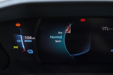 Peugeot 208 GT PREMIUM 32