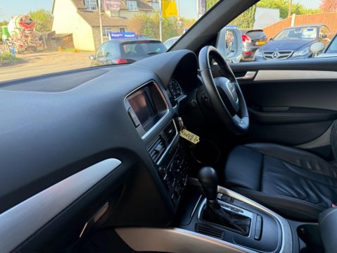 Audi Q5 2.0 TDI S line Special Edition S Tronic quattro Euro 4 5dr 16