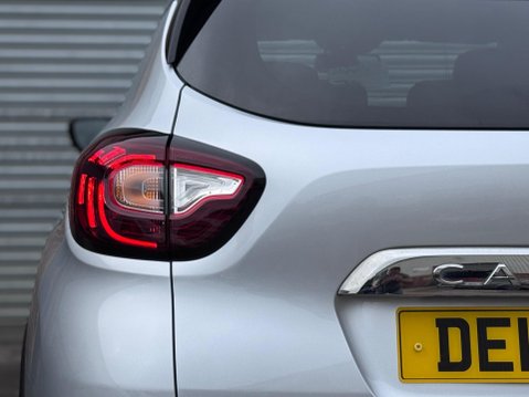 Renault Captur 1.2 TCe ENERGY Signature X Nav SUV 5dr Petrol Manual Euro 6 (s/s) (120 ps) 19