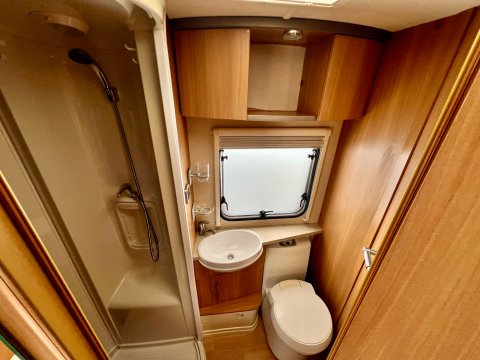 Swift Challenger 560  18