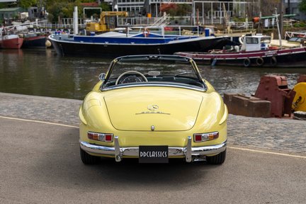 Mercedes-Benz SL Series 300SL Roadster 7