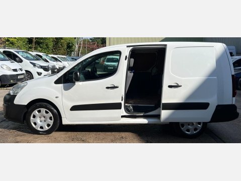 Peugeot Partner 1.6 eHDi 750 SE Panel Van 4dr Diesel Manual L2 (s/s) (128 g/km, 90 bhp) 21