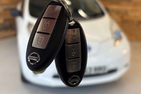 Nissan LEAF 24kWh Visia Hatchback 5dr Electric Auto (107 bhp) 10