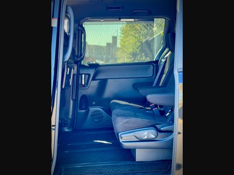 Toyota Voxy Hybrid 7 Seater 70