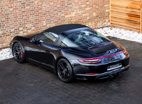 Porsche 911 Targa 4 GTS (991.2) 4