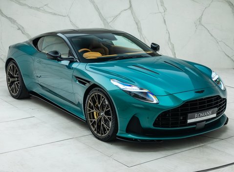 Aston Martin DB12 V8 10