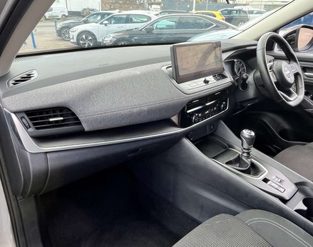 Nissan Qashqai 1.3 Qashqai Acenta Premium DiG-T MHEV 5dr 16