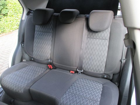 Vauxhall Mokka 1.7 CDTi Exclusiv 4WD Euro 5 (s/s) 5dr 29