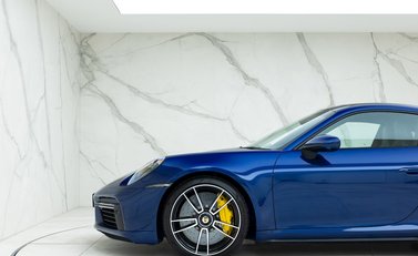 Porsche 911 (992) Turbo S 24