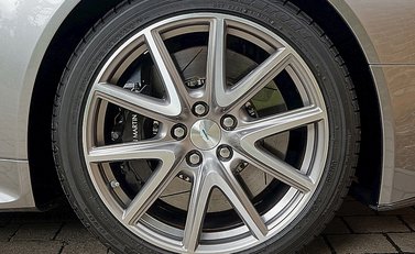 Aston Martin V8 Vantage S 8